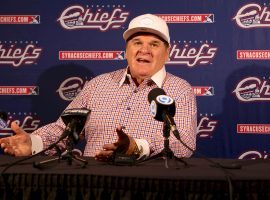 Disgraced MLB hit king Pete Rose is offering a dinner for four at a cost of $5,000 that includes four autographs and four photos. (Image: Syracuse New Times)