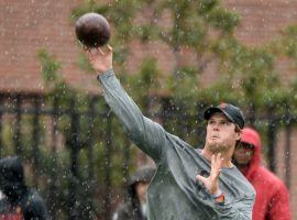USC’s Sam Darnold threw in the rain on Tuesday in front of several NFL scouts and is expected to be taken No. 1 in the NFL Draft. (Image: David Crane, Los Angeles Daily News)