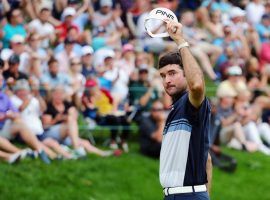 Bubba Watson acknowledges the cheers of the crowd en route to his win at the Travelers Championship. (Image: Getty)