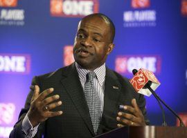 NFLPA executive director DeMaurice Smith says that the NFL hasn’t worked closely enough with players in crafting sports betting policy. (Image: AP/David J. Phillip)