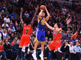Klay Thompson hit a record 14 three-pointers in Golden State’s Monday night victory over the Chicago Bulls. (Image: Mike DiNovo/USA Today Sports)