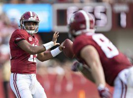 Alabama quarterback Tua Tagovailoa is still the favorite to win the Heisman Trophy despite a minor knee injury. (Image: Getty)