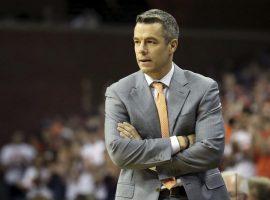 Virginia head coach Tony Bennett on the sideline of a game against Louisville at John Paul Jones Arena in Charlottesville, VA. (Image: Ryan M. Kelly/Getty)