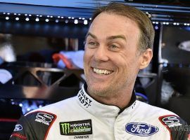 Kevin Harvick has not won a race so far this season, but is the 9/4 favorite at the TicketGuardian 500 at ISM Raceway. (Image: Getty)