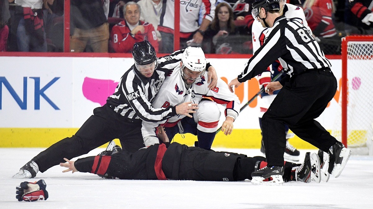 Ovechkin fight KO Svechnikov