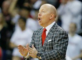 Mick Cronin, coaching on the sidelines of a Cincinnati Bearcats game in 2017. (Image: Getty)