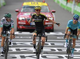 Simon Yates (Mitchelton-Scott) edges out Pello Bilbao (Astana) and Gregor Muhlberger (Bora-Hansgrohe) at the finish line of Stage 12 of the Tour de France in Bagneres-de-Bigorre. (Image: Justin Setterfield/Getty)