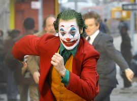Joaquin Phoenix is a washed-up comic turned villain in "The Joker" origin story. (Image: Columbia Pictures)