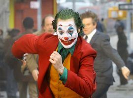 Joaquin Phoenix is a washed-up comic turned villain in "The Joker" origin story. (Image: Columbia Pictures)