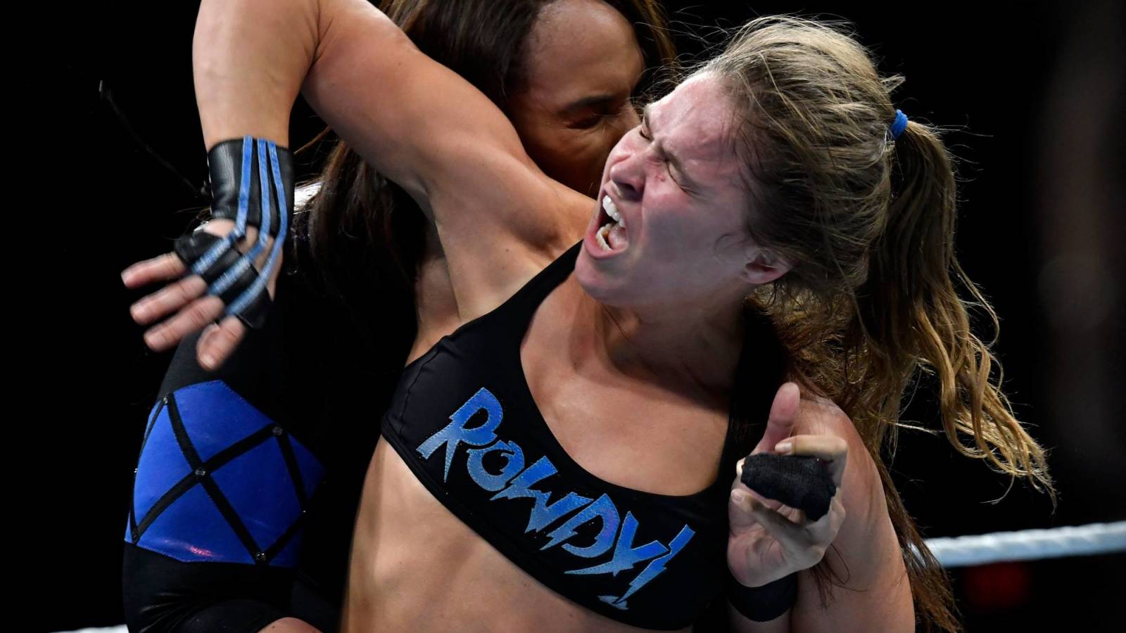 Ronda Rousey finger injury