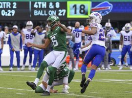 NY Jets kicker Kaare Vedvik misses a field goal attempt at the end of the first half against the Buffalo Bills. (Image: Bill Kostroun/AP)