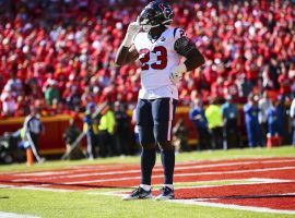 The Houstaon Texans keep feeding the ball to running back Carlos Hyde, which makes his $4,600 DraftKings salary this Sunday one of the best DFS value plays of the weekend. (Image: Houston Texans)