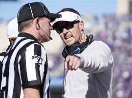 Sooners coach Lincoln Riley argues with referees Saturday, as Oklahoma, along with Notre Dame and Texas, lost as a favorite. (Image: Getty)