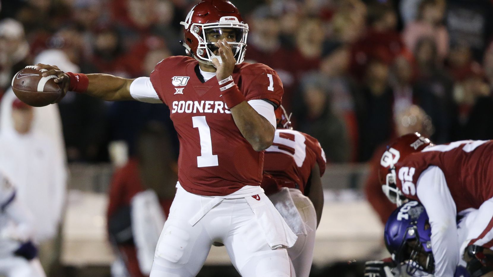 Jalen Hurts Oklahoma-Oklahoma State game