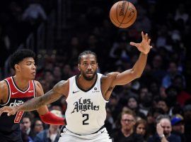 Washington Wizards rookie Rui Hachimura defends LA Clippers star Kawhi Leonard. (Image: Getty)