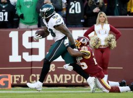 Nigel Bradham scored a last-second defensive touchdown against the Redskins to deliver one of two massive bad beats for oddsmakers on Sunday. (Image: David Maialetti/Philadelphia Inquirer)