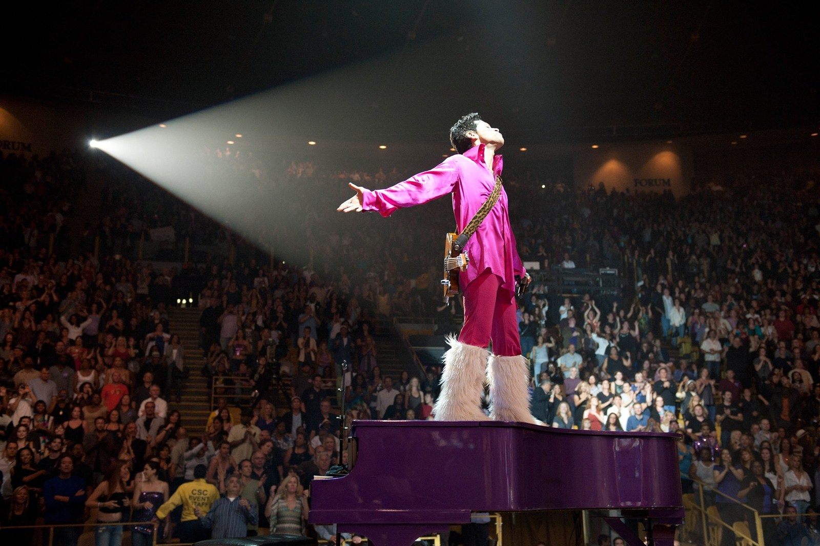 Prince plays the Forum for 21 nights