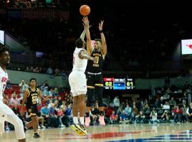 Wichita State guard Dexter Dennis lighting up SMU during a comeback victory in Dallas, TX. (Image: Travis Heying/Wichita Eagle)