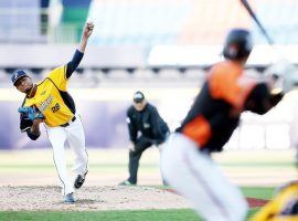 Ariel Miranda of the Chinatrust Brothers pitches on Opening Day of the Chinese Professional Baseball League. (Image: CPBL)