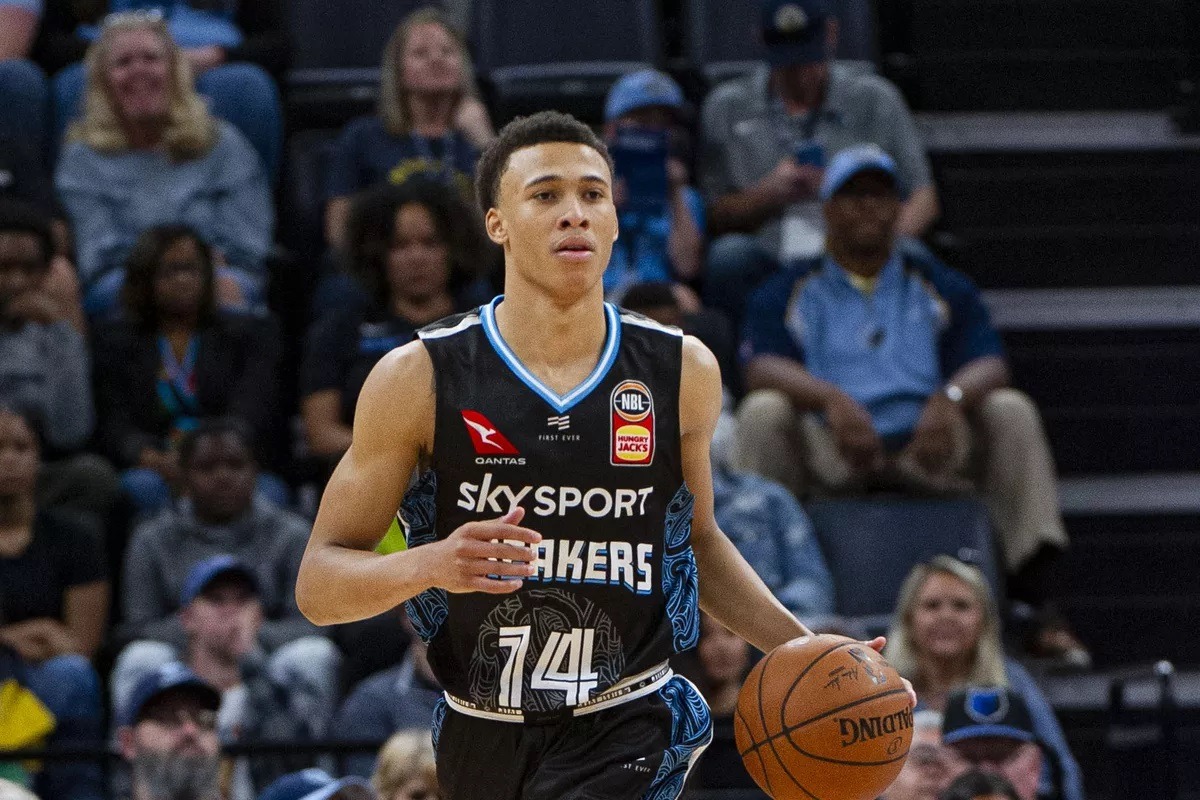 rj hampton new zealand breakers jersey