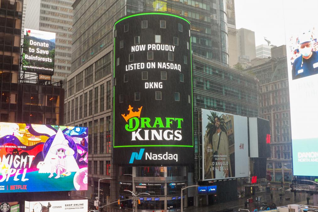 Sportsbook DraftKings lists on the stock exchange