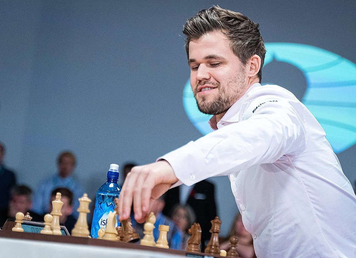 Lennart Ootes/FIDE) Caption 2: Magnus Carlsen Chessable Masters