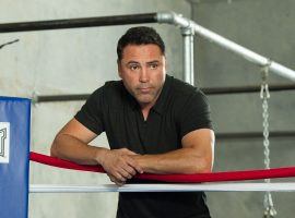 Oscar De La Hoya announced on Wednesday he was coming out of retirement and wants to fight a top-ranked opponent. (Image: Getty)