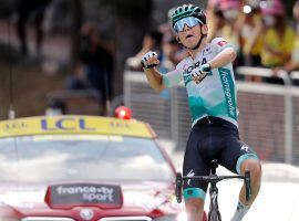 Lennard Kamna (Bora-Hansgrohe) reaches the finish line unopposed at Stage 16 at Villard-de-Lans. (Image: AP)