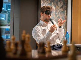 Magnus Carlsen plays blindfold chess during the rest day after Round 4 of Norway Chess. (Image: Lennart Ootes/Altibox Norway Chess)