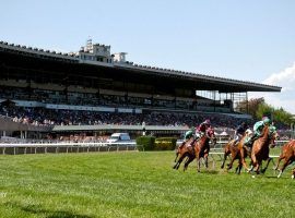 Golden Gate Fields' grandstand and turf course remain empty for at least another two weeks after a COVID-19 outbreak spread throughout its backside. (Image: Vassar Photography/Golden Gate Fields)