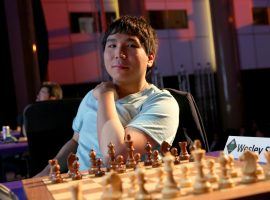 Wesley So defeated Magnus Carlsen to win the Skilling Open final on Monday. (Image: Spectrum Studios/Grand Chess Tour)