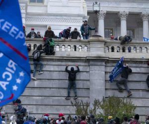 A violent pro-Trump mob storms the nation's Capitol Wednesday, Jan. 6 on the normally peaceful, Constitutionally mandated day to transfer power. Overseas sportsbooks, as a reaction, put up Trump-related prop bets regarding the status of his last two weeks in office. (Image: Getty)