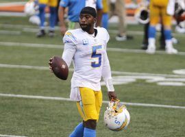 Tyrod Taylor, then the quarterback of the LA Chargers, is seen here during warm ups in Week 1 of the 2020 NFL season. (David Kohl/USA Today Sports)