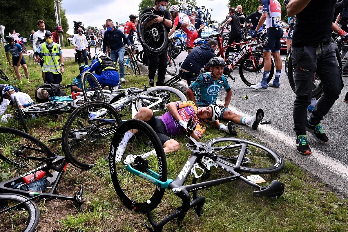 Stage 1 Tour de France 2021 Le Julian Alaphilippe crash