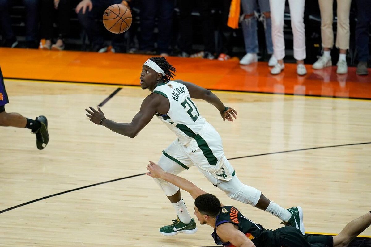 Game 5 NBA Finals steal Jrue Holiday Milwaukee Bucks Phoenix Suns alley-oop Greek Freak dunk 