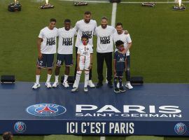 The five new PSG recruits were welcomed to Paris by the supporters ahead of the game vs Strasbourg. (Image: Twitter/PSGinside)