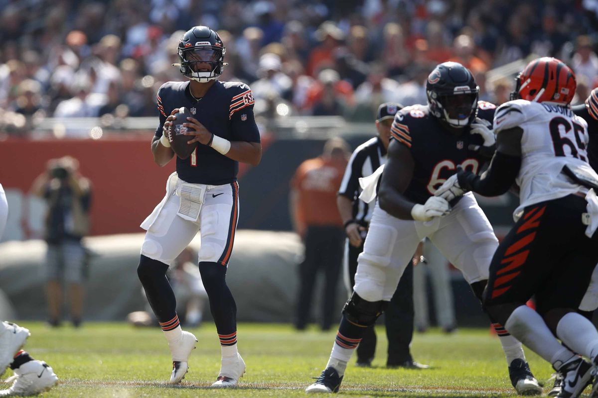 Justin Fields Chicago Bears quarterback QB Minggu 3 Andy Dalton