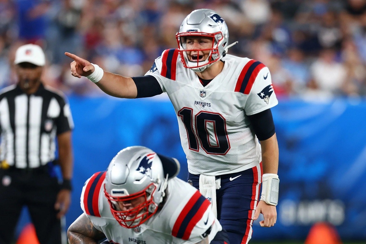 Mac Jones New England Patriots Week 1 NFL Memulai pencadangan quarterback QB QB