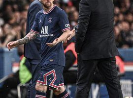 Leo Messi looked confused as he came off in the 76th minute of the PSG vs Lyon game on Sunday. (Image: Twitter/espnfc)