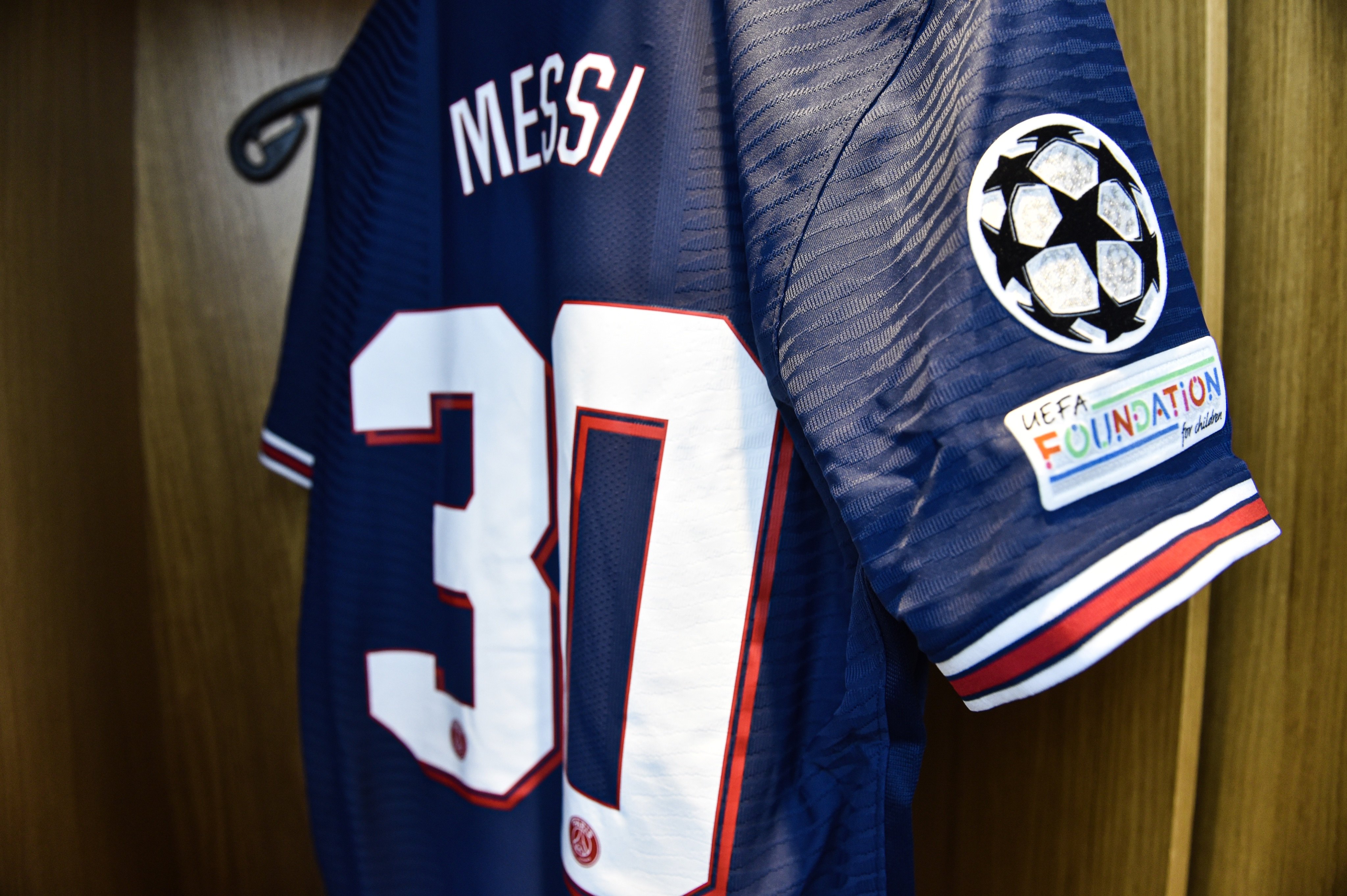 Messi PSG shirt