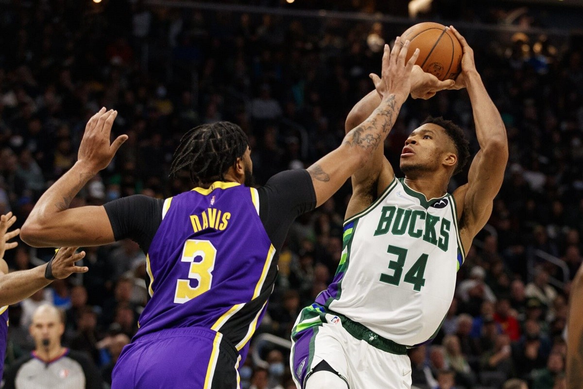 Greek Freak 47 Points Milwaukee Bucks Antetokounmpo LA Lakers 