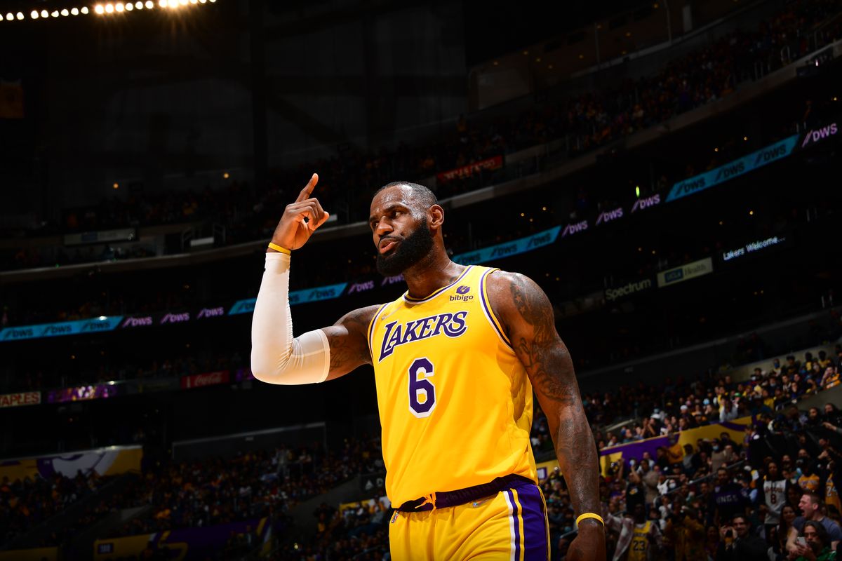 LeBron James LA Lakers injury report abdominal strain