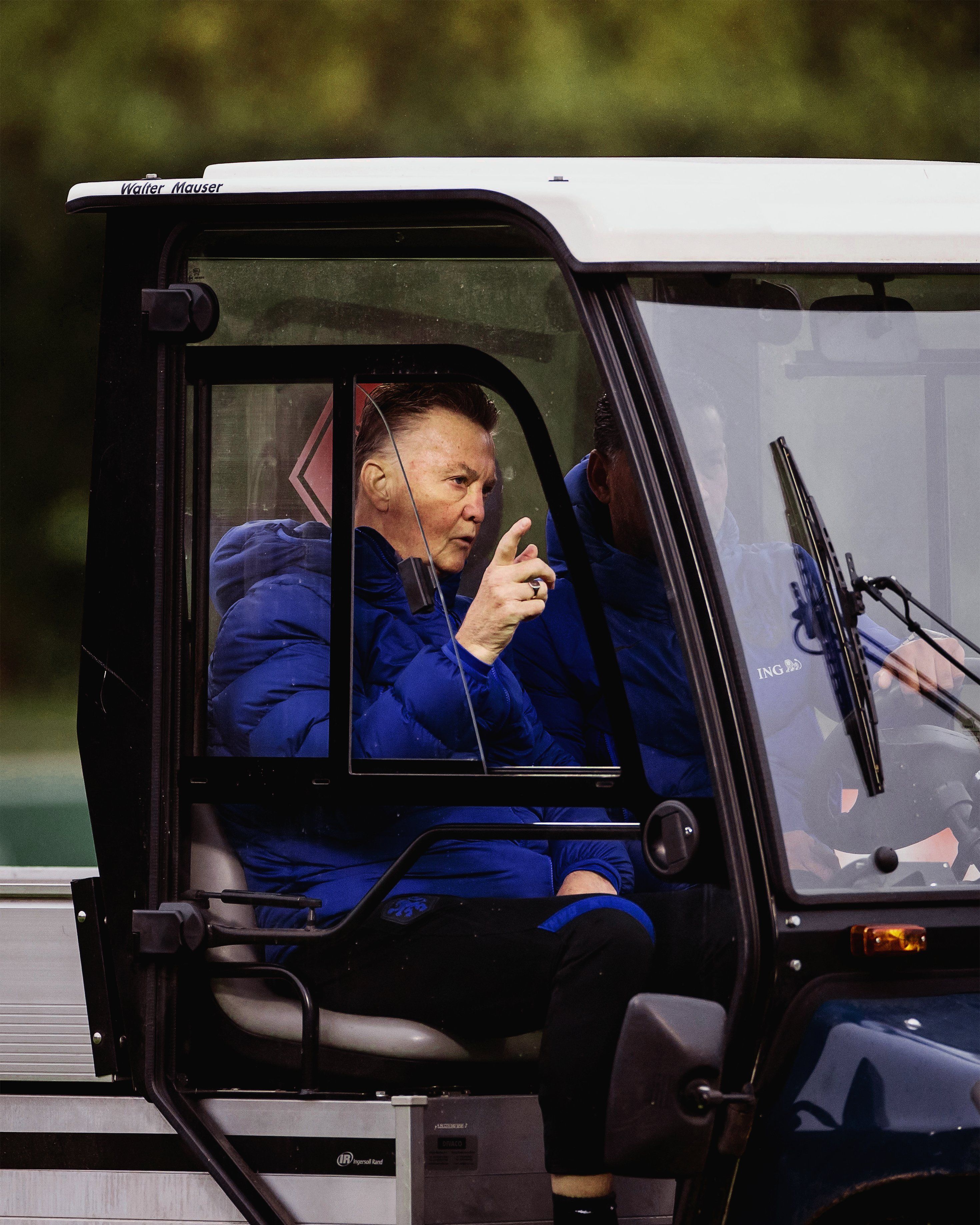 Louis Van Gaal - golf cart