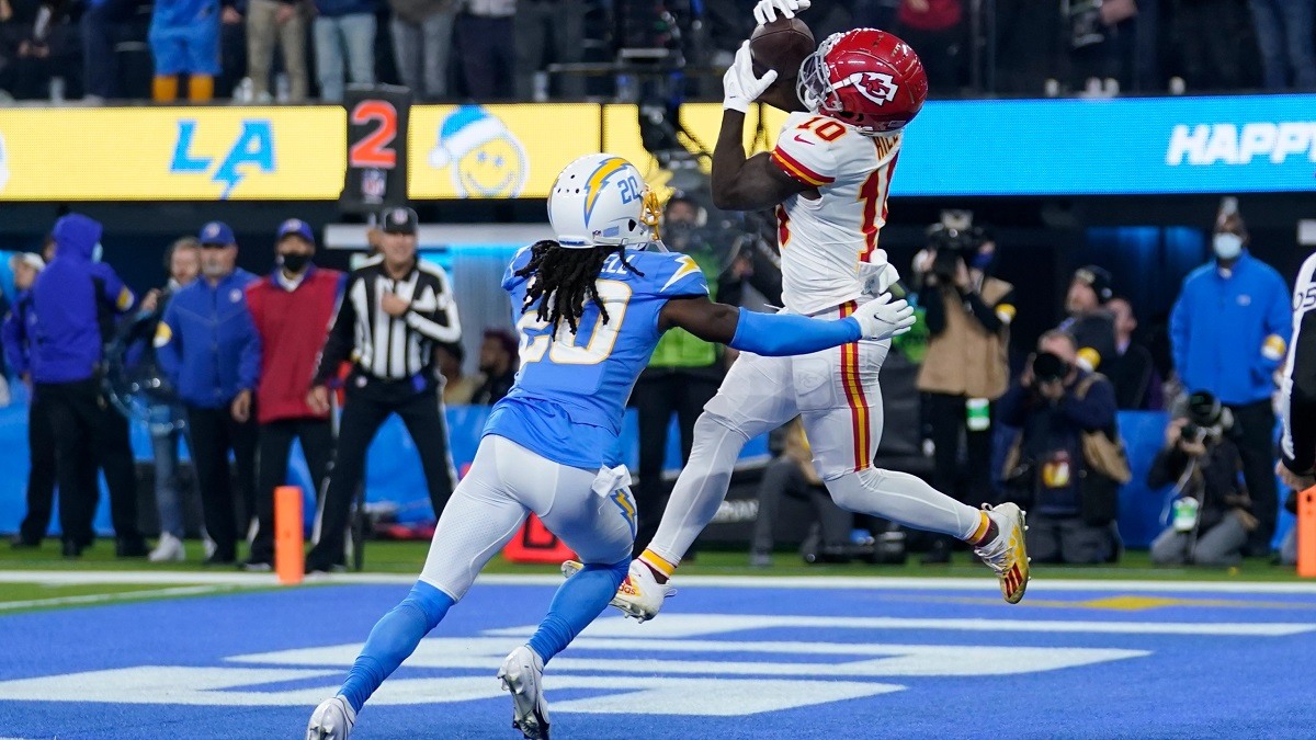 Tyreek Hill Kasnas City Chiefs COVID-19 Out Tested Positive