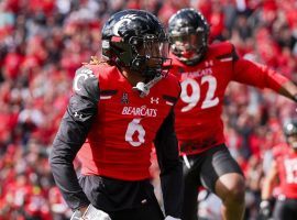 Cincinnati could make the College Football Playoff, but must first defeat Houston in the AAC Championship to keep its undefeated season alive. (Image: Dylan Buell/Getty)