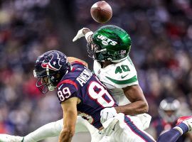 Javelin Guidry from the New York Jets knocks down a pass intended for Danny Amendola from the Houston Texans. (Image: Getty)