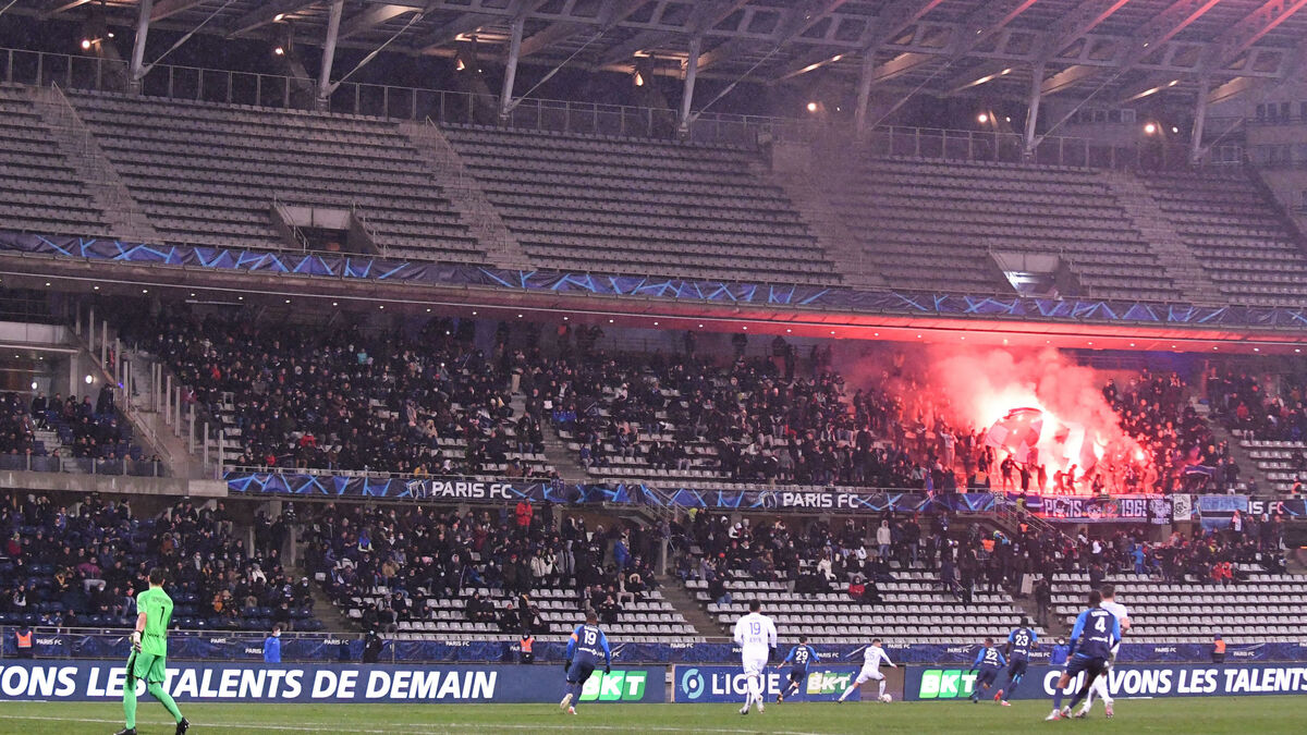 Paris FC v Lyon at Charlety Stadium