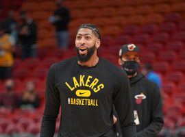 Anthony Davis working out with the Los Angeles Lakers prior to the Miami Heat game pm Sunday, but he was not yet ready to return from a knee injury until this week. (Image: Jesse D. Garrabrant/Getty)