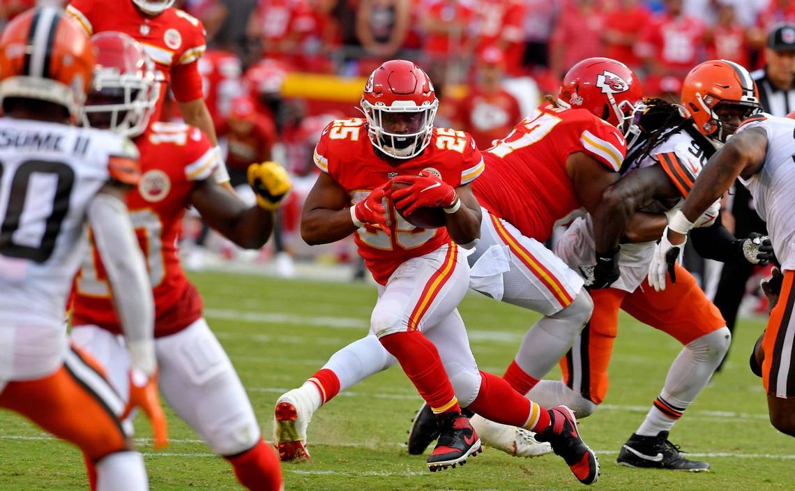 Kansas City Chiefs RB Injury Shoulder Clyde Edwards-Helaire Out Steelers AFC Wild Card