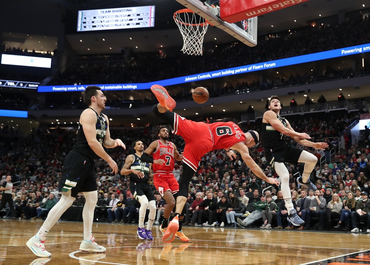 Grayson Allen foul Alex Caruso flagrant Bucks Bulls Chicago injury